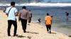 Waduh, Wisatawan di Pantai Selatan Banyak yang Disengat Ubur-Ubur