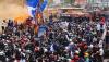 Konvoi Arema FC Juara Piala Presiden 2022 Disambut Ribuan Aremania - Bagian 1