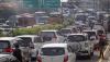 Puncak Bogor Macet Panjang, Wisatawan Duduk di Jalan Menunggu Kendaraan Bergerak - Bagian 4