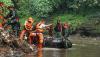 Warga Binaan dan Prajurit Kopassus Ikuti Lomba Bersihkan Sungai Ciliwung - Bagian 3