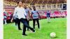 Presiden Jokowi Main Bola bersama Anak-Anak saat Peluncuran Papua Football Academy - Bagian 2