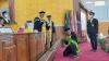 Momen Lucu Wisuda Unnes, Wisudawan Ini Selebrasi Bergaya Menembak di Depan Rektor