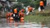 Petugas Gabungan Kerja Bakti Bersih-Bersih Sungai Ciliwung - Bagian 1