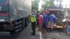 Truk Pasir Tabrak Trailer di Kediri, Sopir Patah Tulang Terjepit Kabin