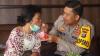 Momen Haru, Kapolres Tapsel Suapi Nenek yang Viral Ditendang Pelajar