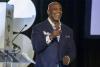 Kisah Chris Gardner, dari Gelandangan yang Tinggal di Toilet Stasiun Kereta hingga Sukses jadi Miliarder 
