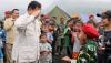 Momen Prabowo Peluk dan Cium Korban Gempa Cianjur - Bagian 4