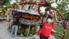 Dekorasi Pernak-pernik Natal Gunakan Barang Bekas