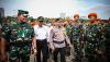 Kapolri-Panglima TNI Periksa Pasukan Operasi Lilin 2022