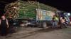 Truk Bambu Nyelonong ke Pasar Cibuaya Karawang, Tukang Bubur Tewas dan Gerobak Rusak