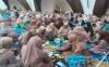 Emak-Emak Botram di Masjid Al Jabar Bandung, Semur Jengkol Kotori Karpet dari Turki