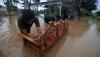 Banjir Kota Bengkulu Berangsur Surut, Sisa-Sisa Lumpur Penuhi Rumah - Bagian 2
