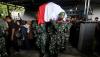 Salat Jenazah Prajurit TNI Gugur akibat Insiden Jembatan Putus di Papua  - Bagian 2