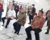 Detik-Detik Mensos Risma Sujud di Kaki Guru SLB Bandung saat Ditagih Hibah Lahan