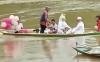 Viral Pengantin Naik Perahu di Tengah Banjir Musi Rawas