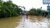 Banjir Solok Selatan, Petugas BPBD Kirimkan Logistik dan Evakuasi Warga