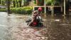 Kendaraan Terobos Banjir yang Merendam Jalan HR Rasuna Said Jakarta - Bagian 2