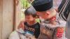 Blusukan ke Perkampungan, Kapolres Cimahi Belikan Baju Lebaran Anak Kurang Mampu