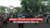 Mahasiswa Robohkan Pagar Gedung DPRD Jateng saat Demo Tolak UU Ciptaker