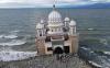 Wisatawan Luar Palu Berdatangan ke Masjid Terapung Bekas Bencana Tsunami - Bagian 1
