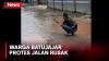 Viral Aksi Warga Memancing di Jalan Rusak Batujajar Bandung Barat