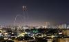 Iron Dome Israel Beterbangan Halau Puluhan Roket dari Palestina - Bagian 2