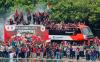 Ribuan Suporter Sambut Arak-arakan Timnas Indonesia U-22, Pemain Pamer Medali Emas - Bagian 5
