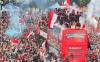 Ribuan Suporter Sambut Arak-arakan Timnas Indonesia U-22, Pemain Pamer Medali Emas - Bagian 3