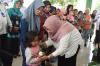 Cegah Stunting, Bupati Sleman Bagikan Telur Ayam bagi Anak-Anak