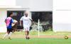 Aksi Eric Abidal dan Roberto Carlos saat Main Bola Bareng di Stadion Madya - Bagian 2
