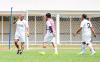 Aksi Eric Abidal dan Roberto Carlos saat Main Bola Bareng di Stadion Madya - Bagian 3