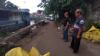 Jalan Ambles dan Tanggul Sungai Jebol di Kebon Jeruk Bandung, Warga Resah