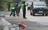 Bukan Pemda, Driver Ojek Online Tambal Jalan Berlubang di Bekasi - Bagian 1