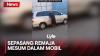 Nekat, Sepasang Remaja Berbuat Mesum Dalam Mobil di Sidoarjo