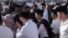 Salat Idul Adha di KBB, Emak-emak Nangis Peluk Menhan Prabowo Subianto