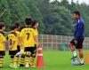 Asnawi Jadi Instruktur Coaching Clinic Jeonnam Dragons, Netizen: Pelatih Masa Depan!