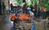 Jenazah Keluar dari Makam akibat Longsor di Kota Padang - Bagian 2