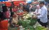 Presiden Jokowi dan Ibu Negara Belanja Sayur di Pasar Kota Bengkulu - Bagian 1