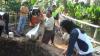 Tradisi Merti Desa, Warga Curug Sewu Bersihkan Saluran Irigasi dan Makan Bersama di Bendungan