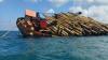 Kapal Tongkang Miring di Tengah Laut Sumenep, Kayu Muatan Nyaris Berjatuhan