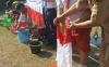 Potret Siswa Tunanetra di Semarang Cuci Bendera Merah Putih - Bagian 4