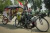 Gowes Malang-Jakarta, Pencari Keadilan Tragedi Kanjuruhan Menangis Tiba di GBK - Bagian 3