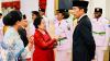 Momen Akrab Jokowi dengan Megawati saat Pengukuhan Paskibraka di Istana