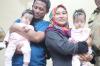 Momen Haru Bayi Kembar Siam Berhasil Dipisah Kembali ke Pangkuan Orang Tua di Malang - Bagian 2