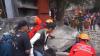 Pekerja Bangunan Tertimpa Tembok Roboh di Bandung, Evakuasi Dramatis