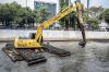 Pengerukan Tanah dan Lumpur Sungai Ciliwung Kecil - Bagian 1