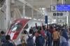 Antusiasme Warga Naik Kereta Cepat Jakarta Bandung saat Uji Coba - Bagian 1