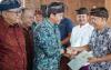 Serahkan Sertifikat Rumah Ibadah di Bali, Wamen ATR/BPN Harap Warga Nyaman