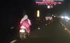 Viral Emak-Emak Naik Motor Tak Pakai Helm Masuk Tol, Disuruh Minggir Tetap Nekat Ngebut