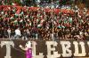 Suporter Kibarkan Bendera Palestina saat Laga Persik Kediri vs Persebaya Surabaya  - Bagian 2
